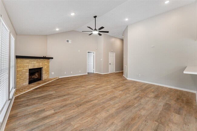 Building Photo - 8219 Winding Meadow Ct