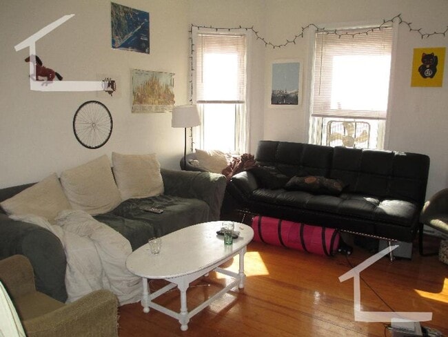 Building Photo - NICE BRIGHTON LISTING!!!!!