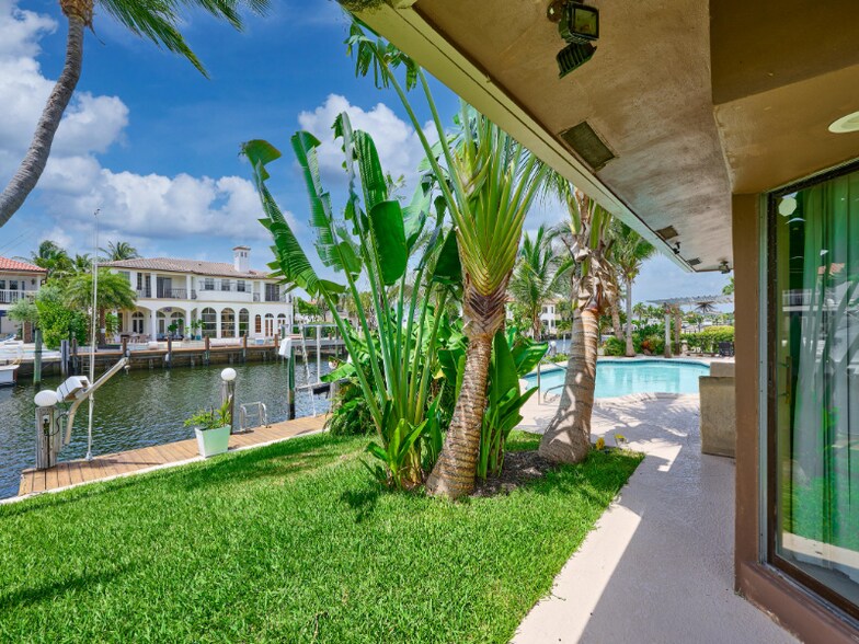 Building Photo - 2810 NE 48th Ct