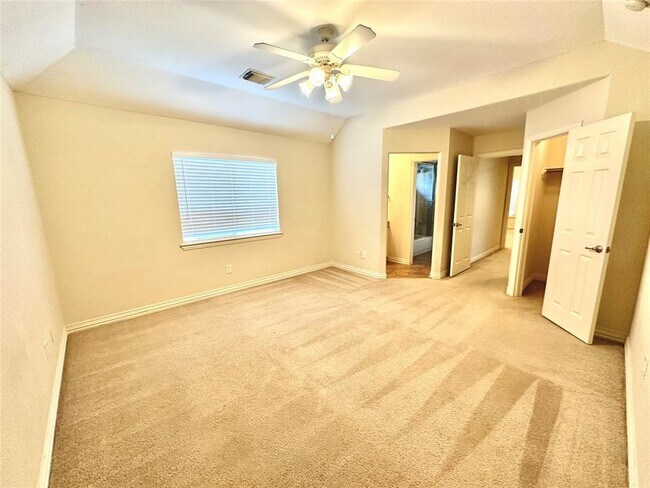 Building Photo - 26223 Longmont Park Ln