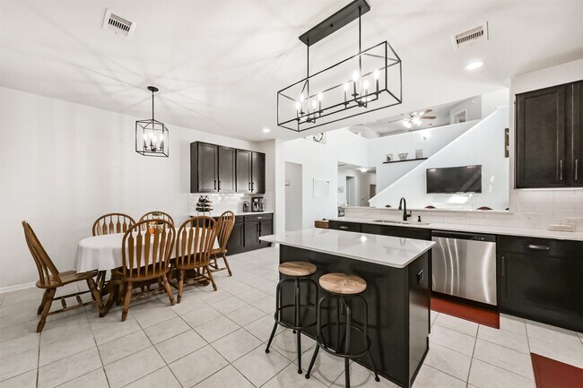 Building Photo - 10018 Chase Ct