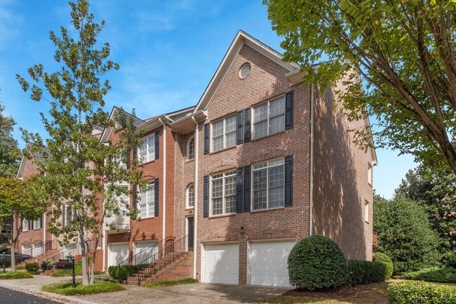 Building Photo - 1240 Dunwoody Cove