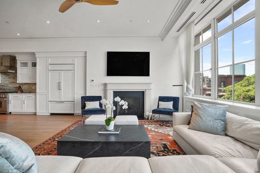 Building Photo - 32 Derne St