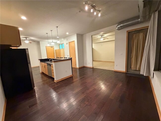 Building Photo - 3640 Wooddale Ave S