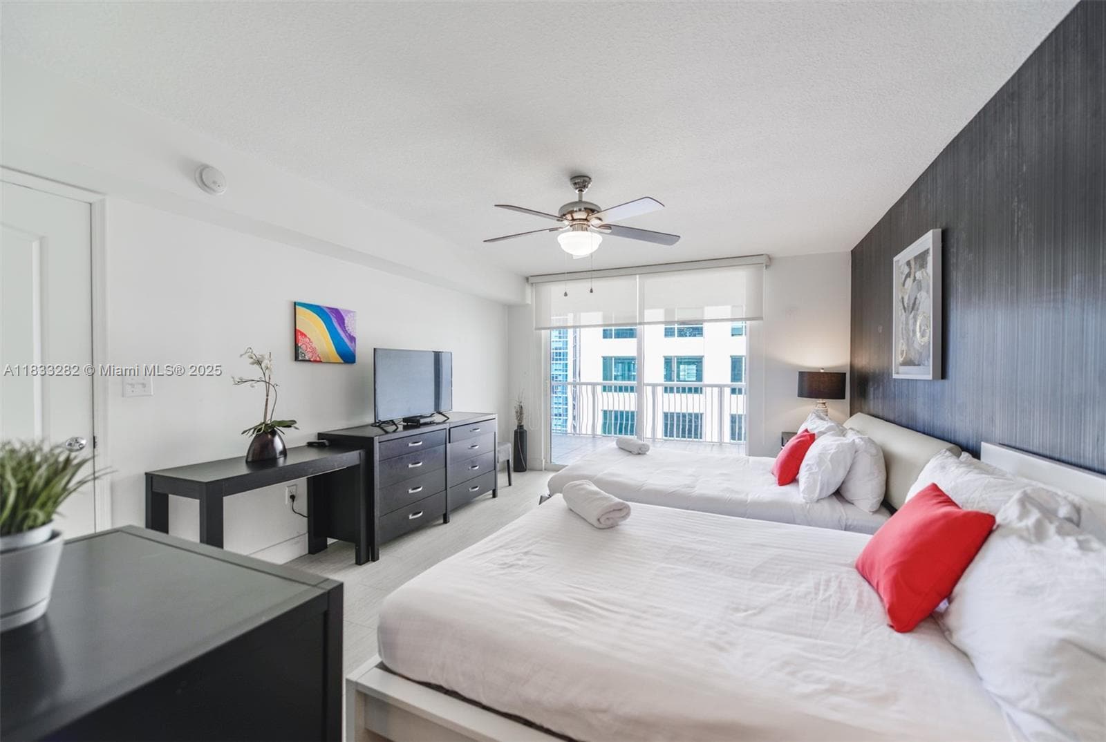 Building Photo - 1200 Brickell Bay Dr