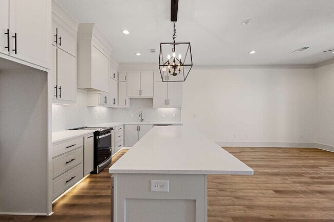 Building Photo - Luxury Townhome for Rent in Waterpointe | 3 Bed | 2.5 Bath | Private Courtyard