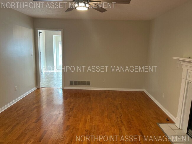 Building Photo - Welcome to 4 Bedroom and 3.5 Bath Home In ...