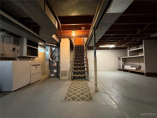 Building Photo - 6 Towerwood Rd