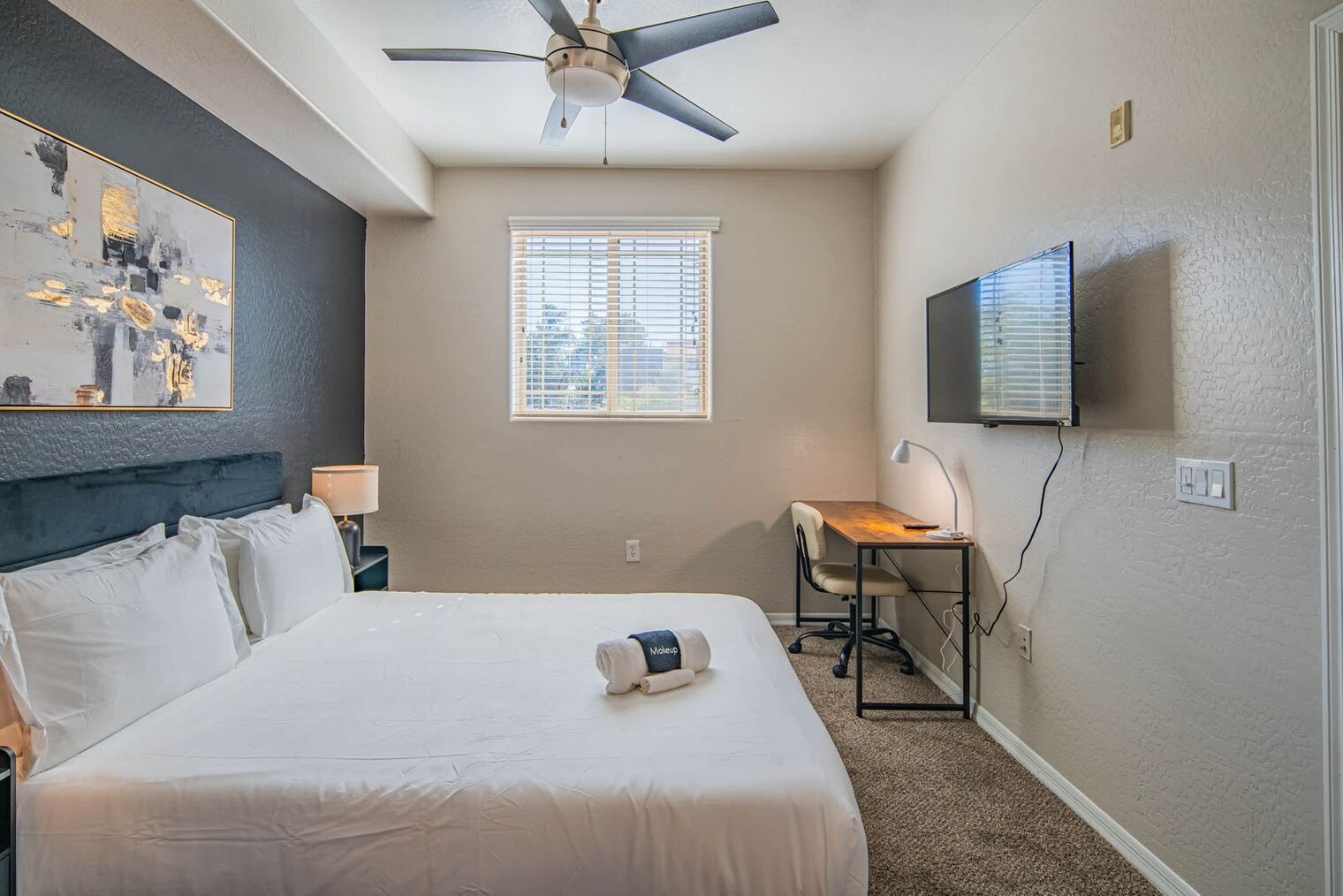 Building Photo - 1275 E University Dr