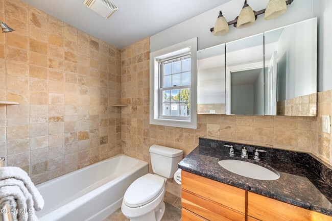 Building Photo - 1112 Western Ave