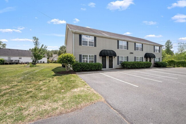 Building Photo - Hamlet Square Townhomes -2304A