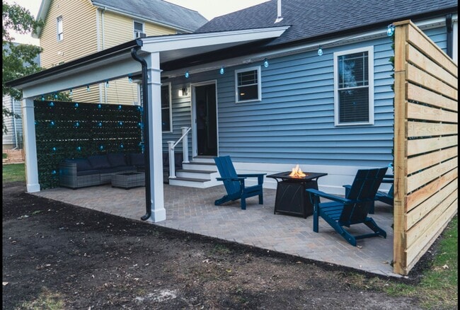 Building Photo - Newly Constructed Single-Family Home For R...