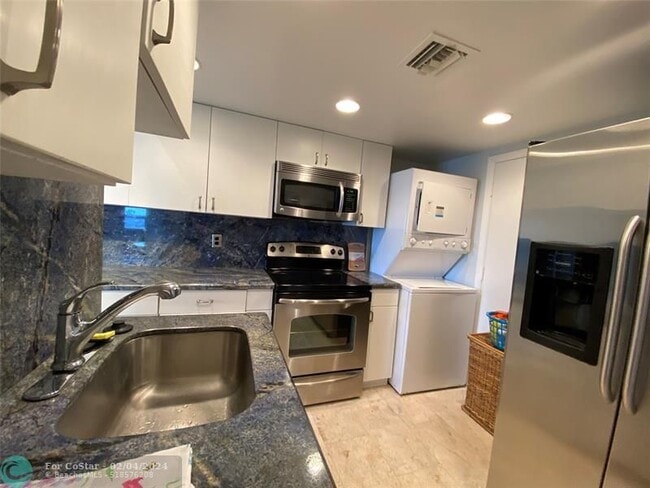 Building Photo - 6000 N Ocean Blvd