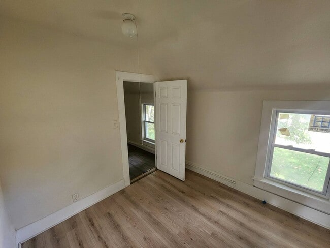 Building Photo - 2186 E 89th St