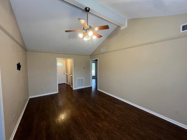 Building Photo - 3900 Windwood Cir