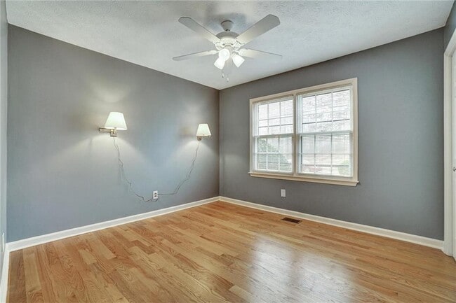 Building Photo - 4846 Olde Mill Dr