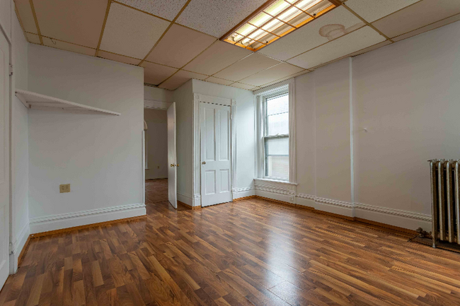Building Photo - 1660 Iowa St