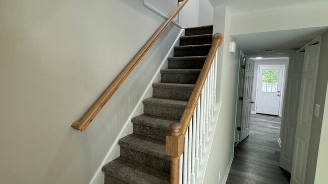 Building Photo - Town Home in Greenaire Woods