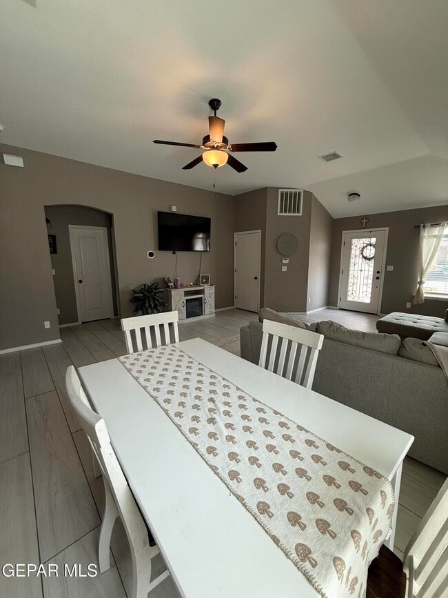 Building Photo - 14609 Carlo Alvarado Dr