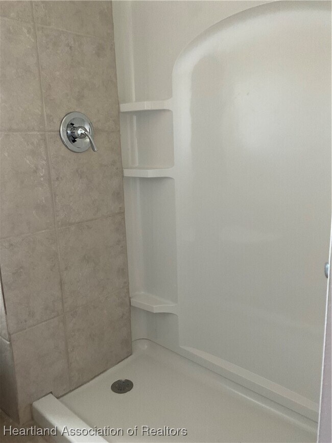 Building Photo - 4807 Mundell Ave