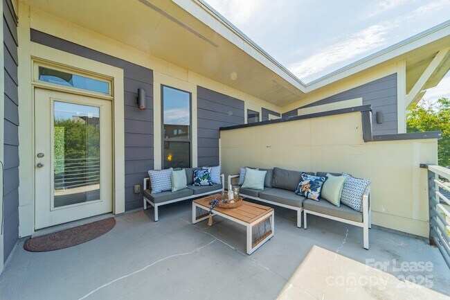 Building Photo - 3254 Noda Blvd