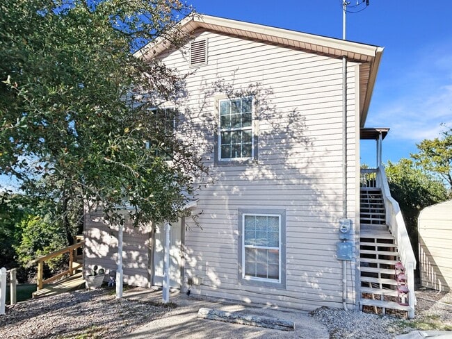 Building Photo - 1 Bedroom - Downstairs Duplex in Canyon Lake - Hill Country Views