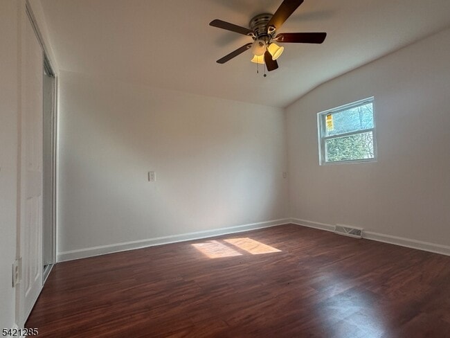 Building Photo - 207 Nariticong Ave