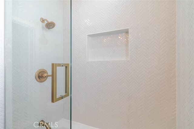 Building Photo - 6223 Carpenter Ave