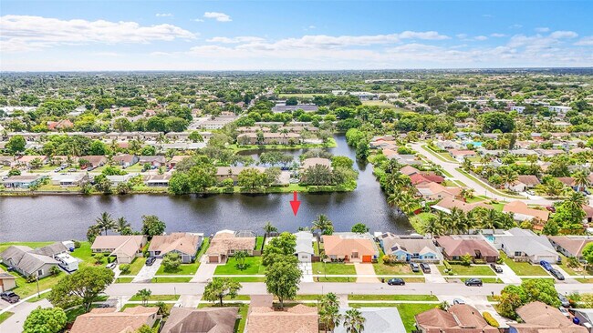 Building Photo - 7506 SW 7th Ct