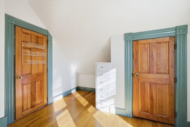 Building Photo - 74 Dartmouth St