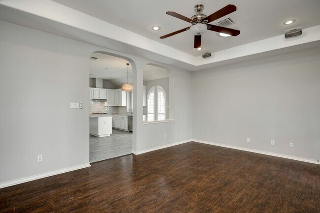 Building Photo - 2916 Alsatia Dr