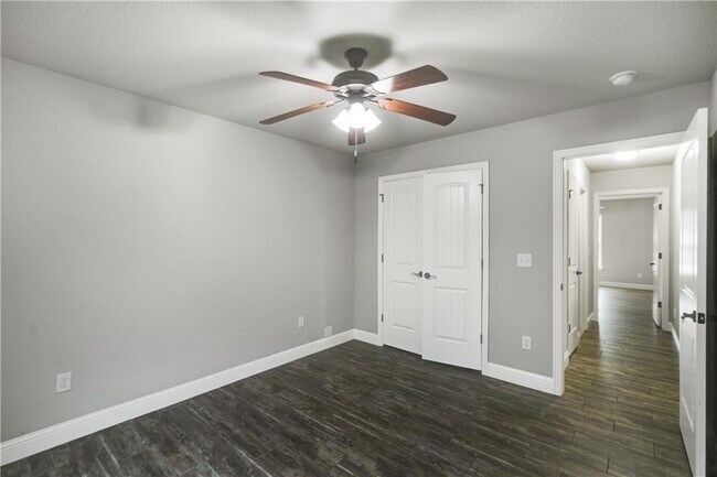Building Photo - 1100 Ellen Ray Ln