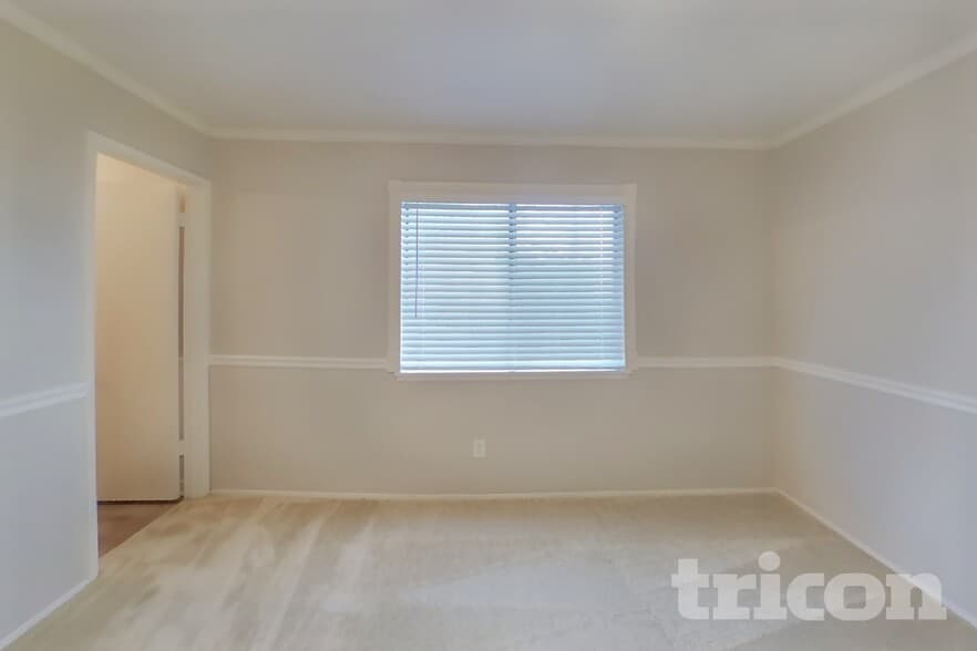 Building Photo - 416 Forestwood Dr
