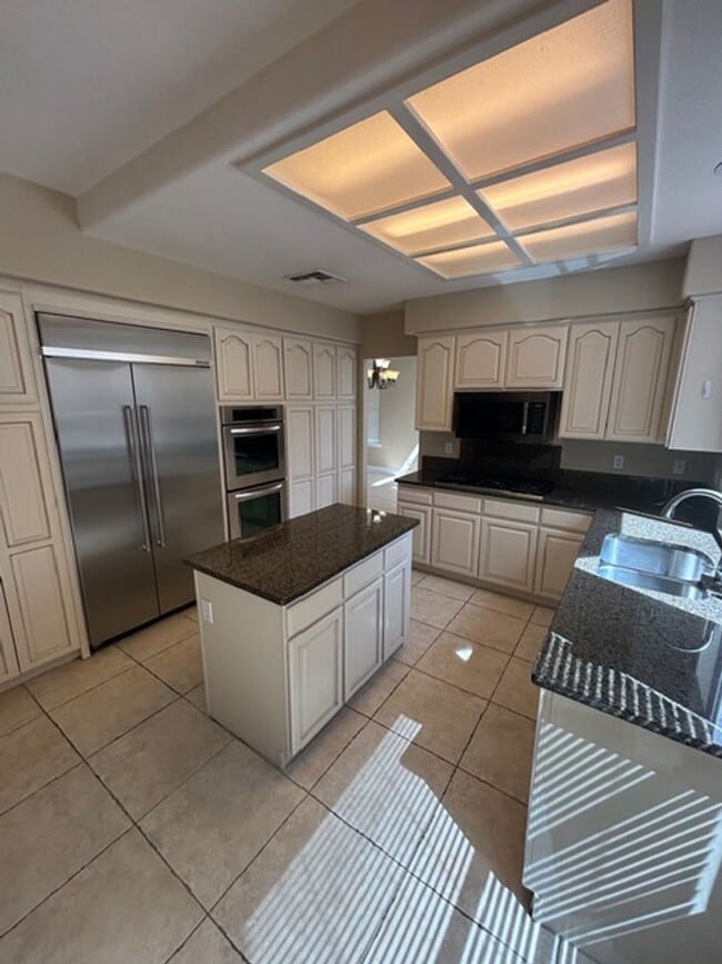 Building Photo - Beautiful 2 Story Gated Home Located Northwest Las Vegas area near Summerlin