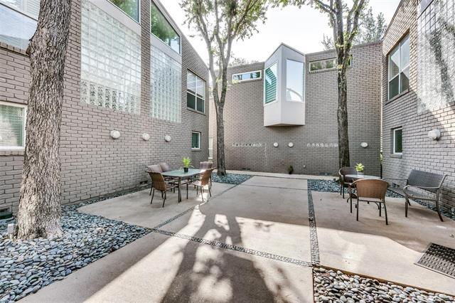 Building Photo - 4231 Travis St