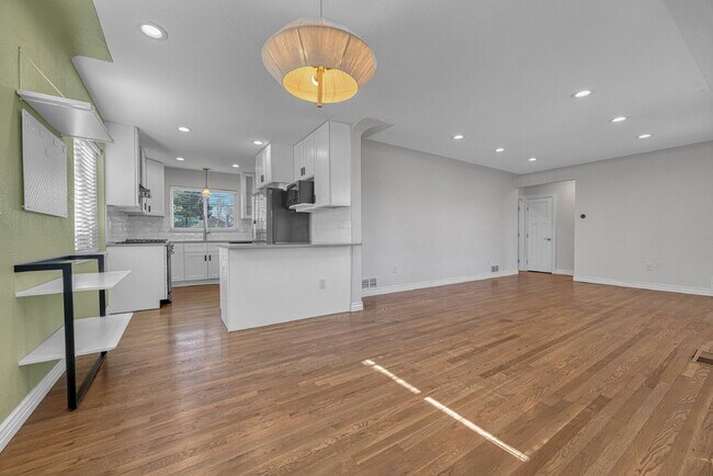 Building Photo - $3,695.00, $300 OFF First Months' Rent - 4 Bedroom, 3 Bath, Single Family Home in Denver with Fin...