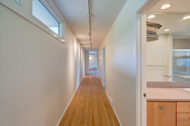 Building Photo - 5813 Anchorage Ave