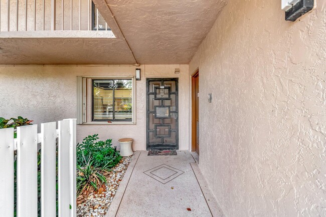 Building Photo - 7280 Amberly Ln