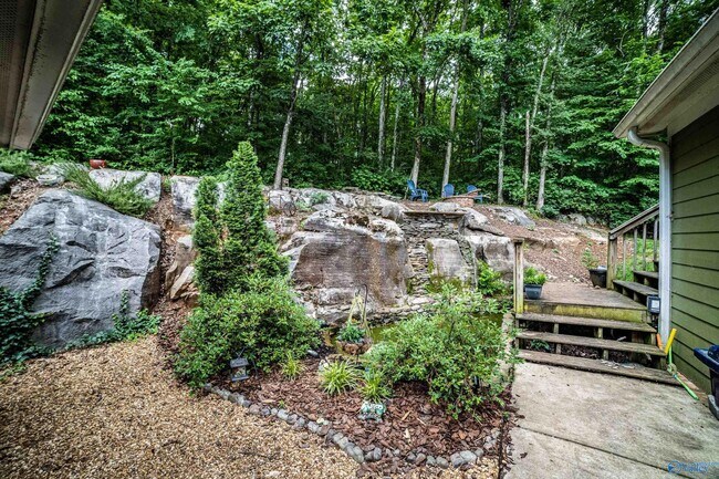 Building Photo - 1716 NE Wellman Ave