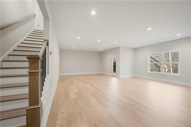 Building Photo - 126 Spaulding Ln