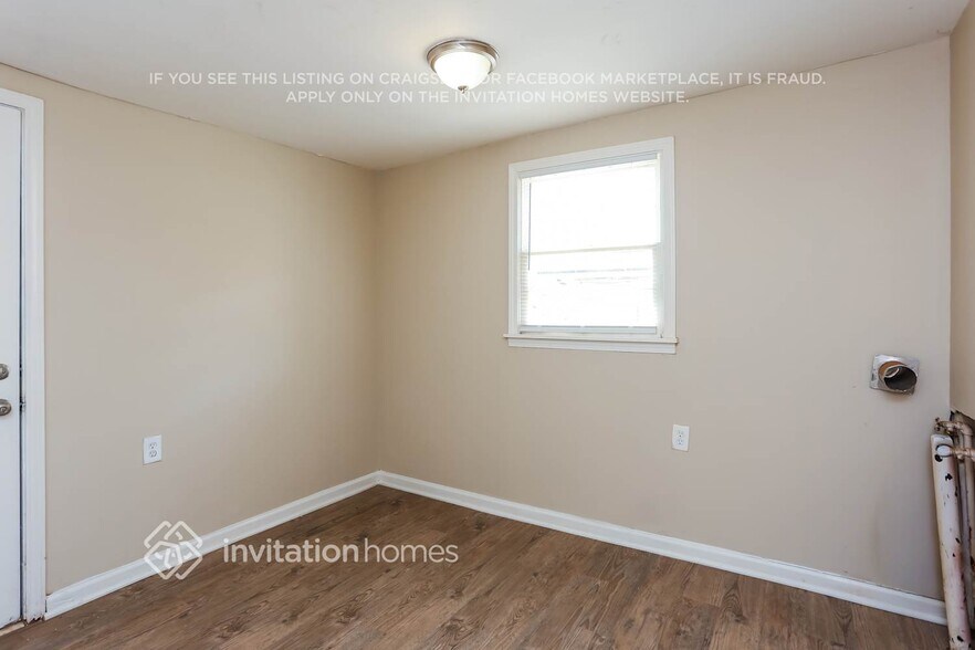 Building Photo - 2121 Cherry Ln