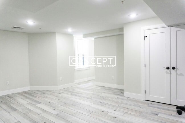 Building Photo - 79A Linden St. Unit 1B