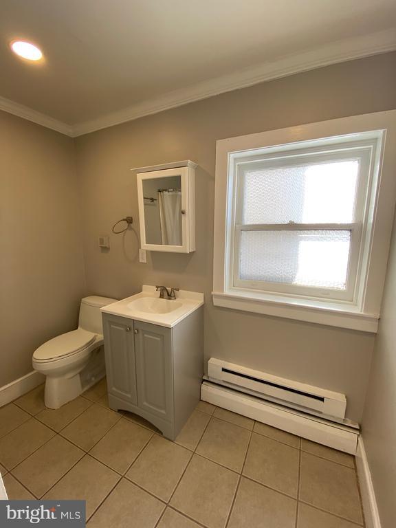 Building Photo - 454 Walnut St