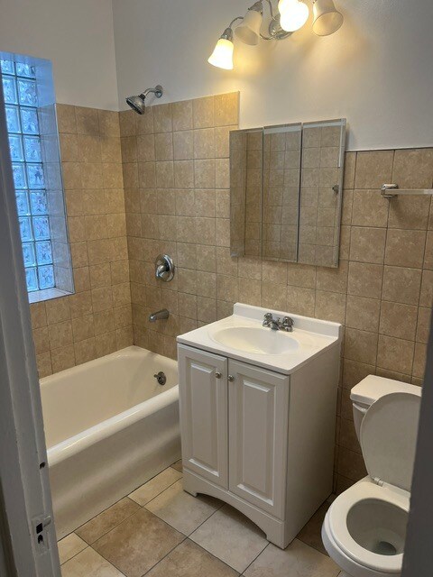 Building Photo - 718 Hinman-GD
