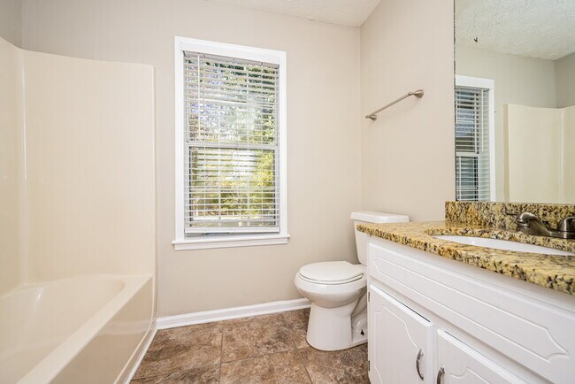 Building Photo - 270 Lazy Hollow Ln