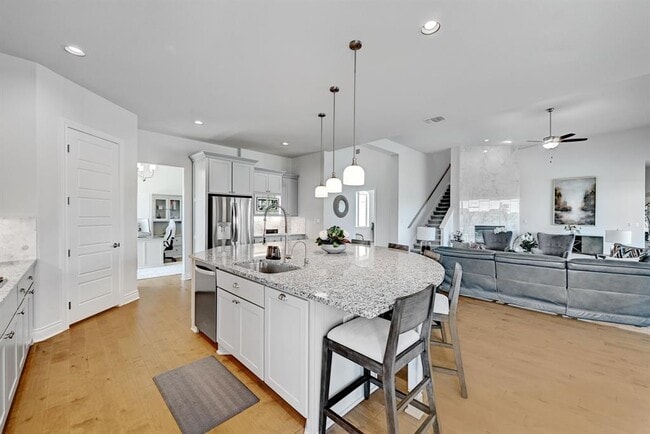 Building Photo - 4809 Serene Hills Dr