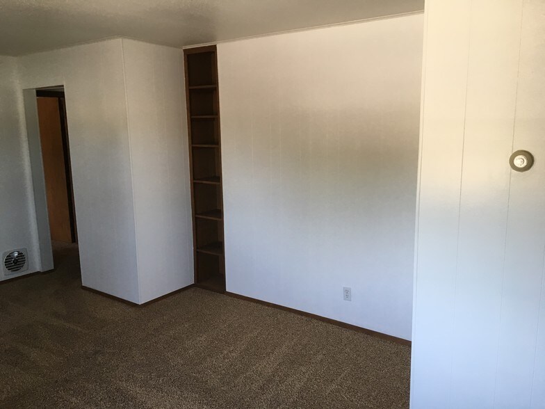 Building Photo - 1206 14th Ave S