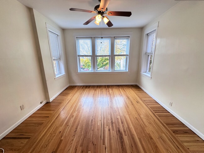 Building Photo - 4453 N Kilbourn Ave