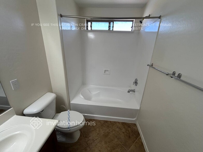 Building Photo - 6707 W Desert Ln