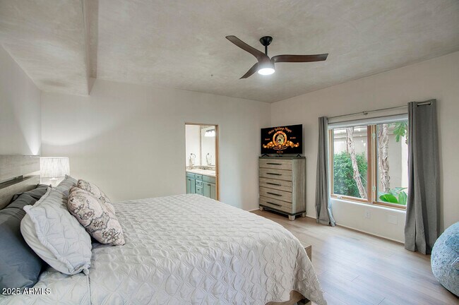 Building Photo - 10420 E Morning Vista Ln